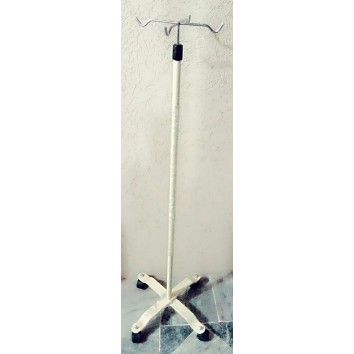 I.V STAND PAINTED 4 HOOK WITH WITH 4 WHEEL GOOD QUALITY QMED PAKISTAN